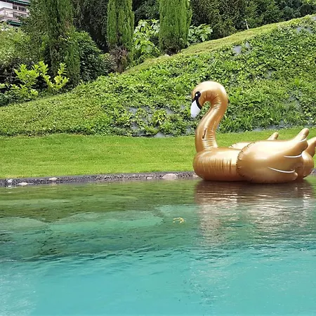 Βίλα Rotana Garden House With Private Pool - Swiss Μοντρέ